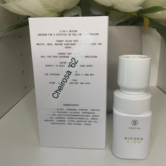 Oakcha Kissed Glow Perfume Oil ***NEW*** - Picture 2 of 2